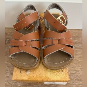 Salt Water Sandals By Hoy kids Size 6